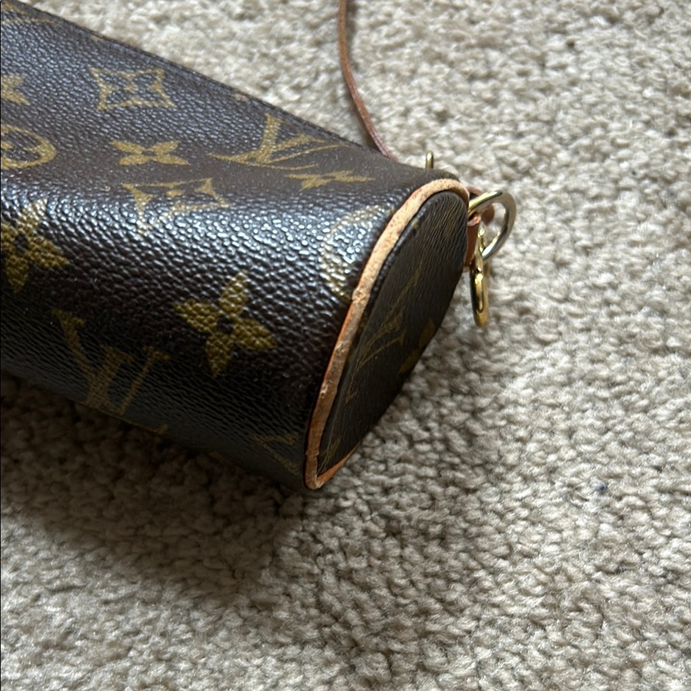 Louis Vuitton Mini Pochette - Picture 2 of 7